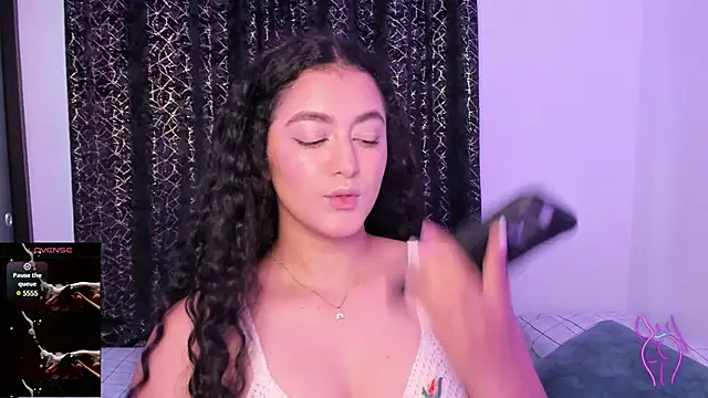 Snapshot of Adhara-zanne chatting on March 2025 03:18:02 PM Adhara-zanne online show from March 2025 03:18:02 PM