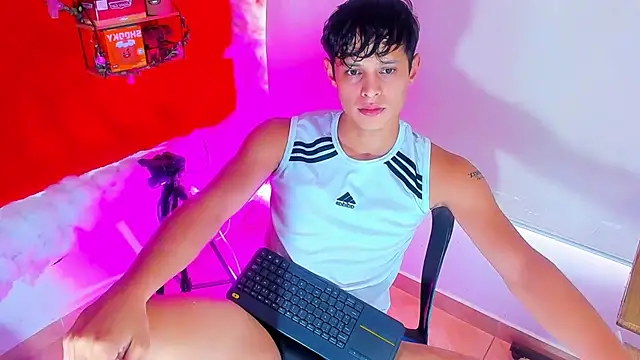 Snapshot of LilOwen_ chatting on October 2025 06:03:01 PM LilOwen online show from October 2025 06:03:01 PM