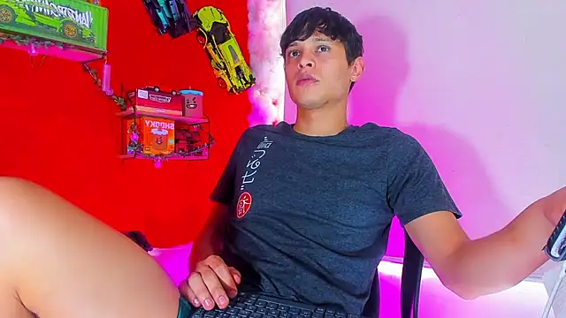 Snapshot of LilOwen_ chatting on October 2025 07:32:02 PM LilOwen online show from October 2025 07:32:02 PM