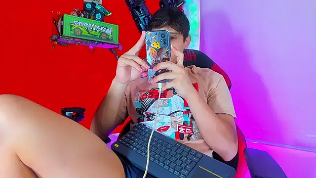 Snapshot of LilOwen_ chatting on October 2025 06:52:02 PM LilOwen online show from October 2025 06:52:02 PM