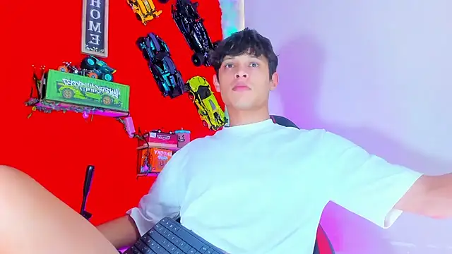 Snapshot of LilOwen_ chatting on October 2025 07:03:02 PM LilOwen online show from October 2025 07:03:02 PM