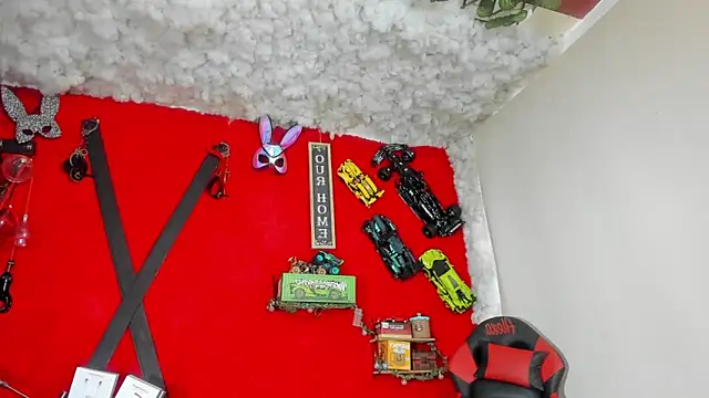 Snapshot of LilOwen_ chatting on October 2025 07:03:01 PM LilOwen online show from October 2025 07:03:01 PM