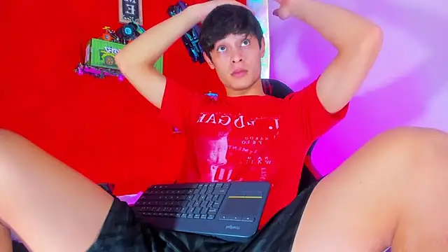 Snapshot of LilOwen_ chatting on October 2025 05:51:02 PM LilOwen online show from October 2025 05:51:02 PM