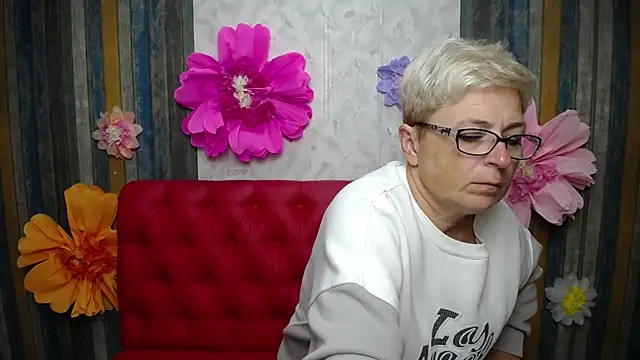 Snapshot of EmiliaGree chatting on September 2025 05:02:02 PM EmiliaGree online show from September 2025 05:02:02 PM