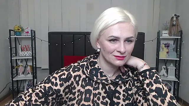 Snapshot of OliviaHorst chatting on September 2025 05:33:02 AM OliviaHorst online show from September 2025 05:33:02 AM