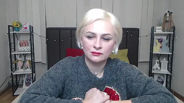 Snapshot of OliviaHorst chatting on October 2025 05:30:01 AM OliviaHorst online show from October 2025 05:30:01 AM