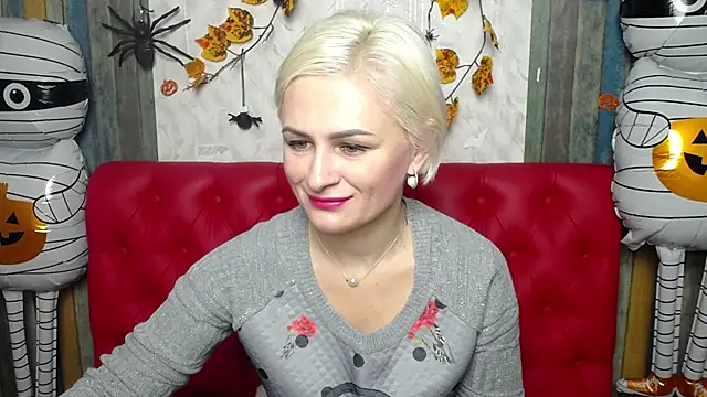 Snapshot of OliviaHorst chatting on October 2025 06:37:02 AM OliviaHorst online show from October 2025 06:37:02 AM