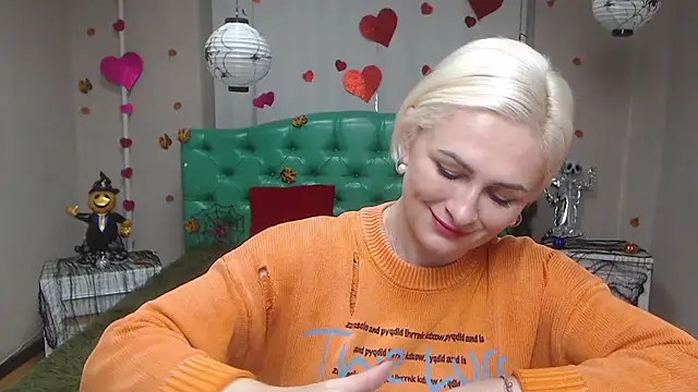 Snapshot of OliviaHorst chatting on November 2025 06:14:02 AM OliviaHorst online show from November 2025 06:14:02 AM