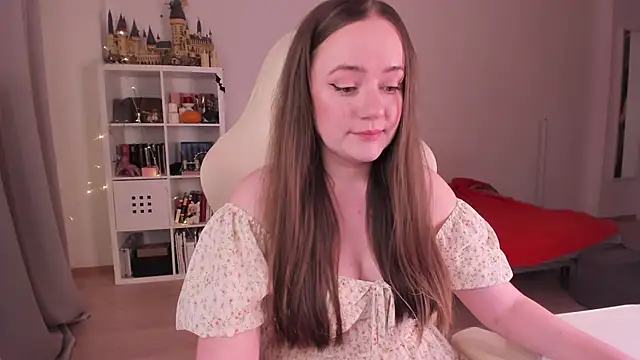 WalkingGirl online show from October 2025 08:59:01 PM