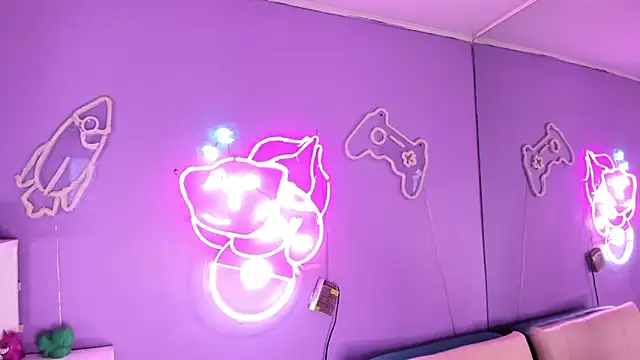 Camiila Osorio online show from November 2025 07:14:01 PM