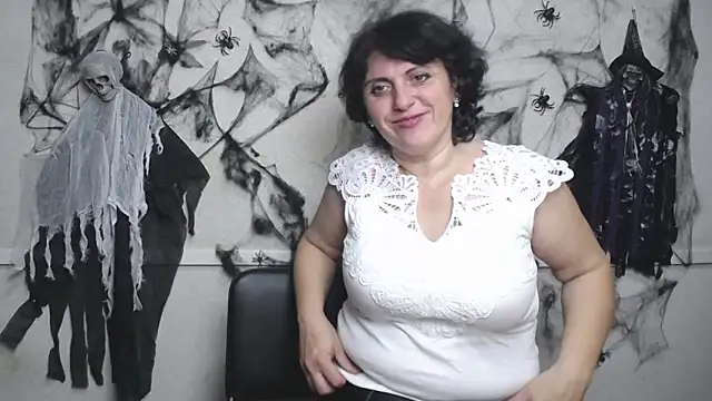 LuciaMii online show from November 2025 06:14:01 AM