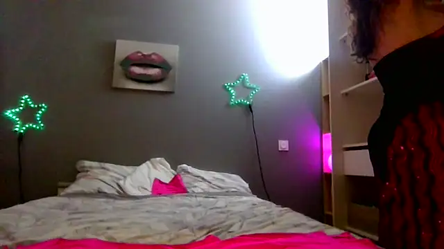 Snapshot of Stripgirl31 chatting on December 2024 12:35:01 AM Stripgirl31 online show from December 2024 12:35:01 AM