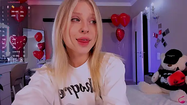 Snapshot of lilyvibe chatting on February 2025 07:54:02 PM lilyvibe online show from February 2025 07:54:02 PM