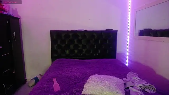 Snapshot of Laurenkenner_ chatting on October 2025 08:07:01 PM Laurenkenner online show from October 2025 08:07:01 PM