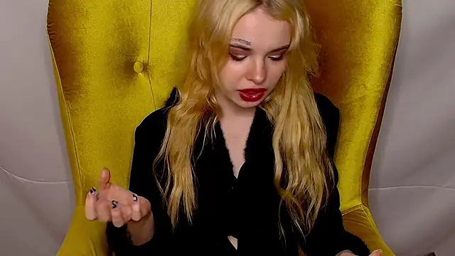 Snapshot of MisssLola chatting on October 2025 02:29:01 PM MisssLola online show from October 2025 02:29:01 PM