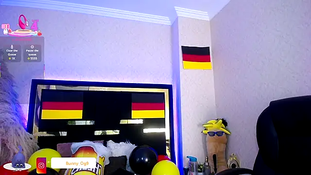 Bunny O online show from October 2025 08:37:02 PM