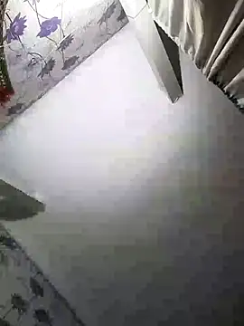 Snapshot of SweetLeila40 chatting on December 2024 06:31:01 PM SweetLeila40 online show from December 2024 06:31:01 PM