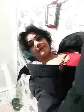 Snapshot of SweetLeila40 chatting on January 2025 10:05:01 PM SweetLeila40 online show from January 2025 10:05:01 PM