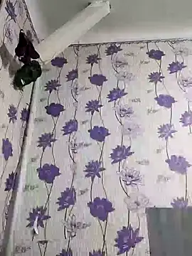 Snapshot of SweetLeila40 chatting on February 2025 04:57:02 PM SweetLeila40 online show from February 2025 04:57:02 PM