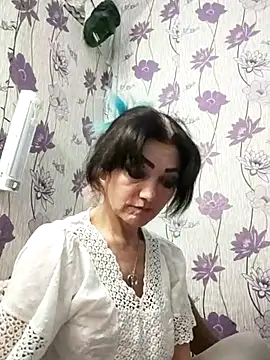 Snapshot of SweetLeila40 chatting on February 2025 07:30:01 PM SweetLeila40 online show from February 2025 07:30:01 PM