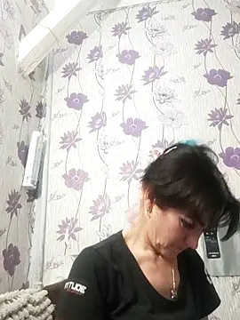 Snapshot of SweetLeila40 chatting on February 2025 08:20:02 PM SweetLeila40 online show from February 2025 08:20:02 PM