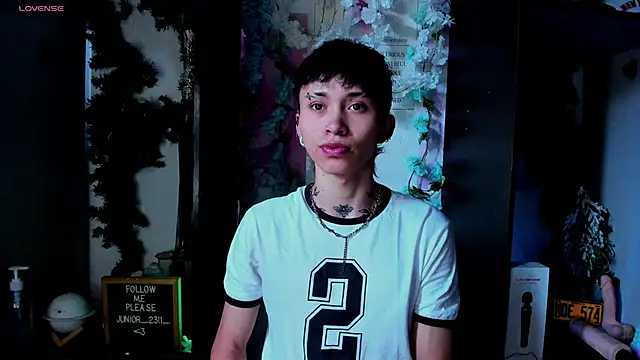 juniior 2311  online show from March 2025 12:33:02 PM