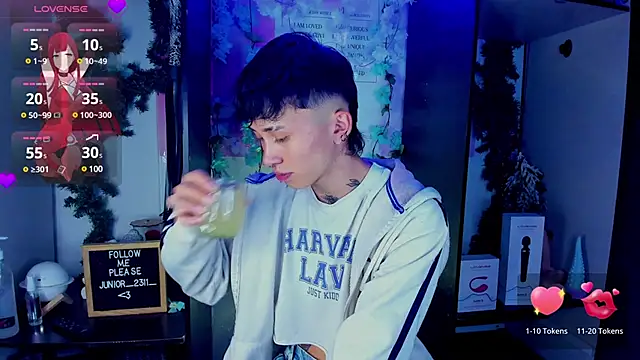 juniior 2311  online show from March 2025 11:38:02 PM