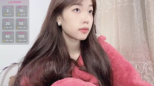 Snapshot of Lvy--v chatting on October 2025 10:41:02 PM Lvy--v online show from October 2025 10:41:02 PM