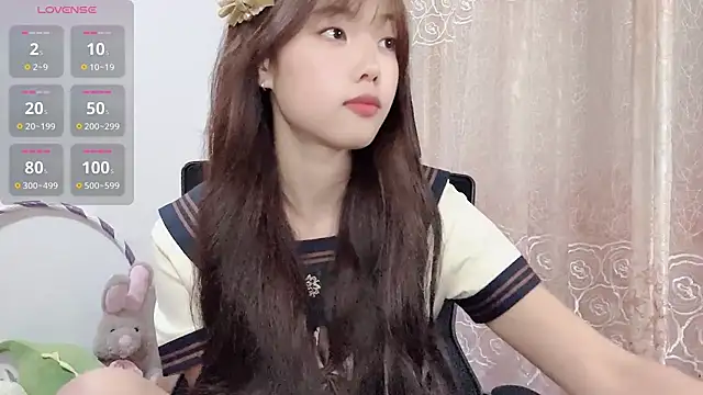 Snapshot of Lvy--v chatting on November 2025 09:31:01 PM Lvy--v online show from November 2025 09:31:01 PM