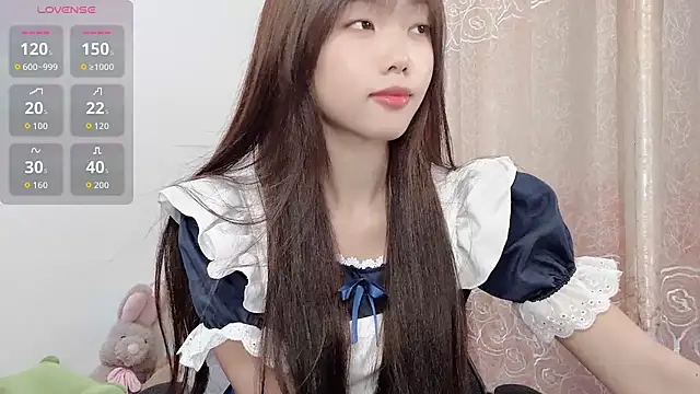 Snapshot of Lvy--v chatting on November 2025 10:47:01 PM Lvy--v online show from November 2025 10:47:01 PM