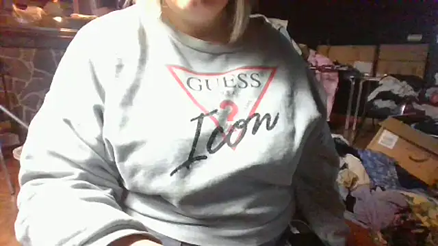 maria38xxx online show from October 2025 05:00:01 PM