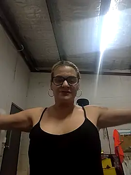 Snapshot of llASHll chatting on November 2025 02:44:01 AM llASHll online show from November 2025 02:44:01 AM