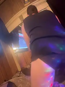 Snapshot of smashb33 chatting on November 2025 09:53:02 AM smashb33 online show from November 2025 09:53:02 AM