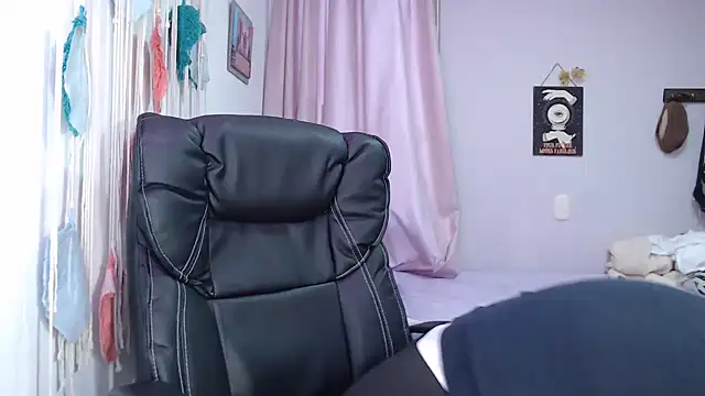 yulieth anamar online show from December 2024 10:34:02 PM