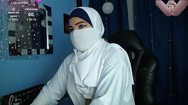 Snapshot of Falak-Yasin chatting on September 2025 12:10:02 PM Falak-Yasin online show from September 2025 12:10:02 PM