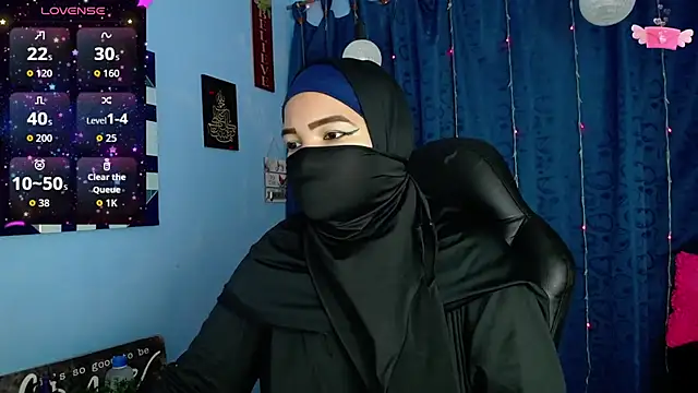 Snapshot of Falak-Yasin chatting on October 2025 12:13:02 PM Falak-Yasin online show from October 2025 12:13:02 PM