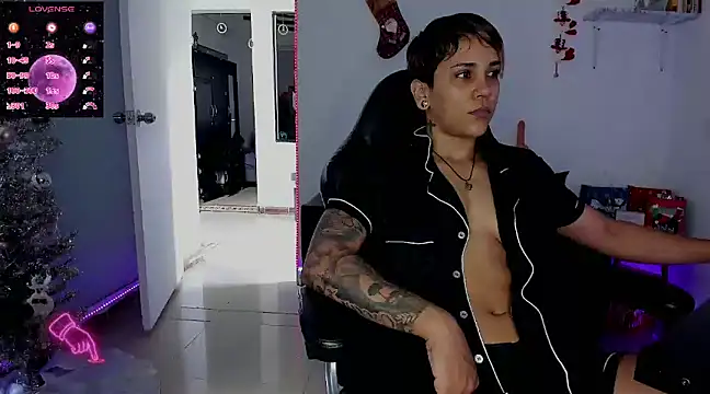 ZhoeStrong online show from December 2024 04:28:01 PM