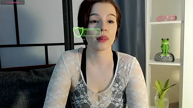 LynBrow online show from March 2025 02:13:02 PM