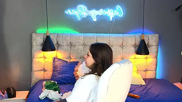 Laia and Aloby online show from December 2024 03:27:01 PM