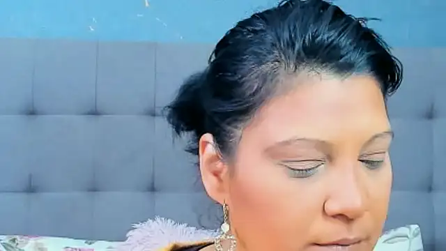 AmyCubes online show from January 2025 04:21:01 AM