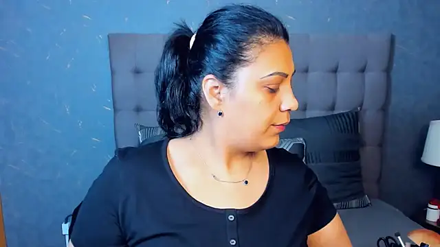 AmyCubes online show from October 2025 02:15:01 AM