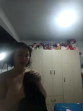 Snapshot of kendaall_jenner_ chatting on December 2024 06:46:02 PM kendaall jenner online show from December 2024 06:46:02 PM