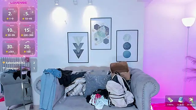 Snapshot of kendaall_jenner_ chatting on March 2025 08:18:01 AM kendaall jenner online show from March 2025 08:18:01 AM