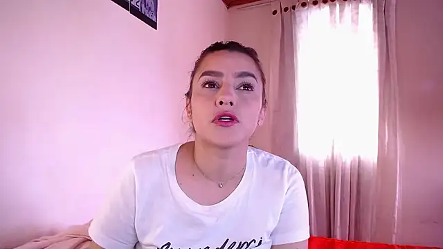 Snapshot of Lu_perez chatting on October 2025 07:11:02 PM Lu perez online show from October 2025 07:11:02 PM