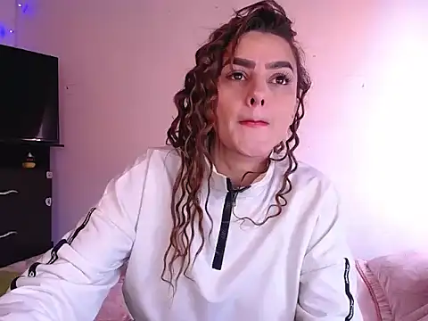 Snapshot of Lu_perez chatting on October 2025 08:09:02 PM Lu perez online show from October 2025 08:09:02 PM