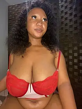 Snapshot of MayaPassion chatting on January 2025 06:35:01 PM MayaPassion online show from January 2025 06:35:01 PM
