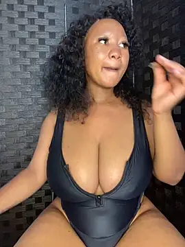 Snapshot of MayaPassion chatting on January 2025 06:41:01 AM MayaPassion online show from January 2025 06:41:01 AM