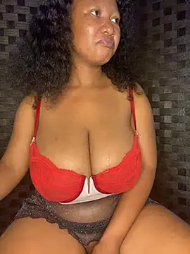 Snapshot of MayaPassion chatting on January 2025 04:59:01 PM MayaPassion online show from January 2025 04:59:01 PM