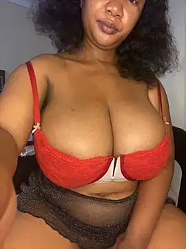 Snapshot of MayaPassion chatting on March 2025 05:00:01 AM MayaPassion online show from March 2025 05:00:01 AM