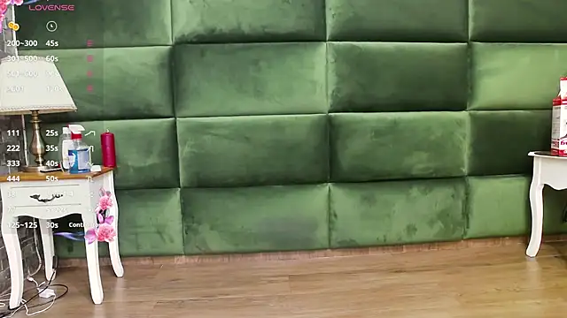 Snapshot of SelenSummer chatting on November 2025 07:59:02 PM SelenSummer online show from November 2025 07:59:02 PM